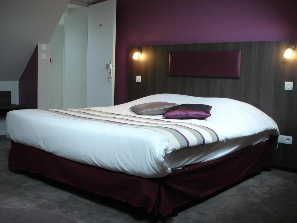 Logis Hotel Spa Restaurant Au Site Normand Clécy Habitación foto